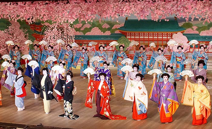 Điệu múa cổ điển của Nhật Bản được tái hiện sinh động